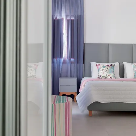Mar N Mar Crown Hotel-suites Kamari (Santorini)